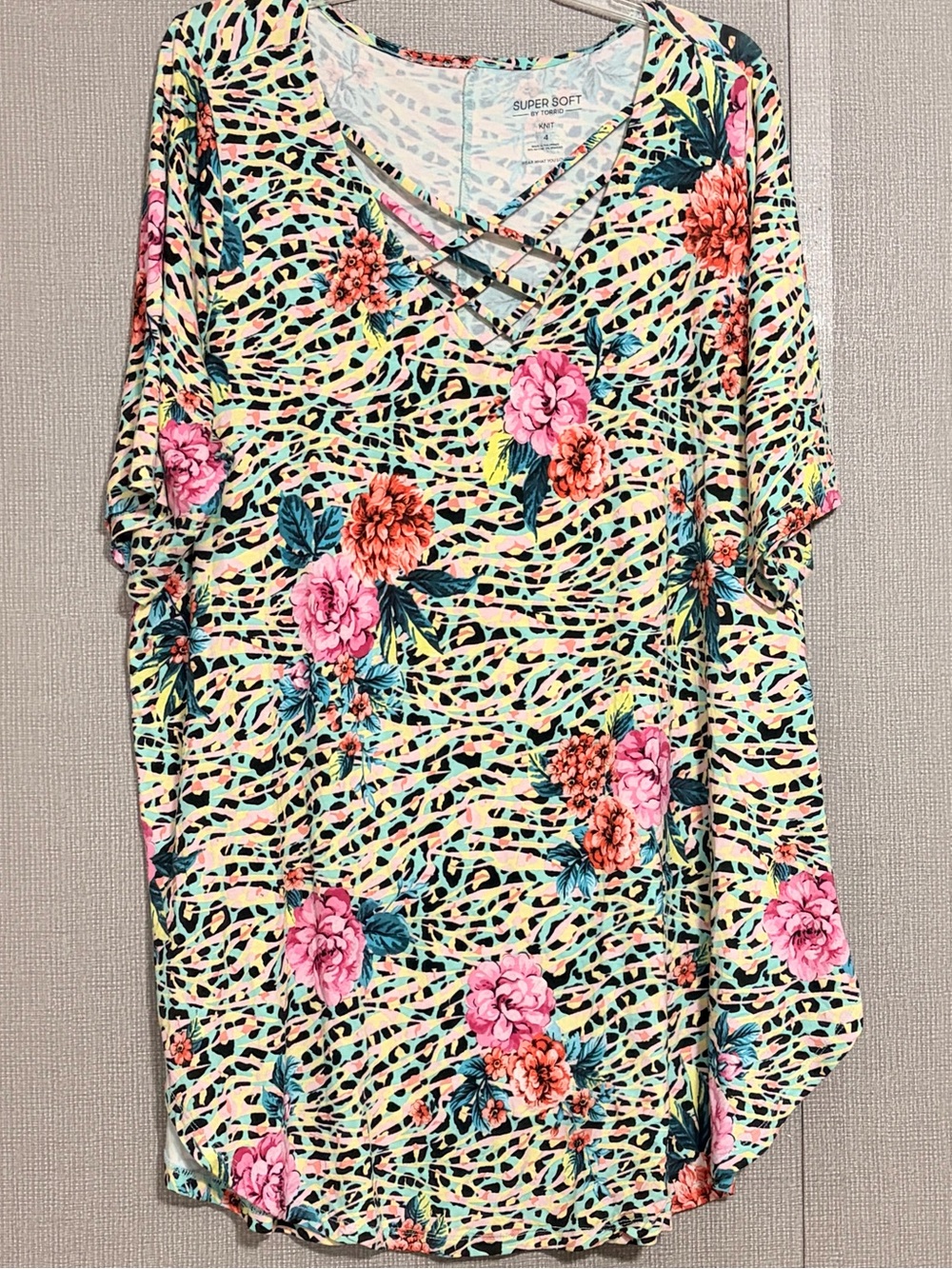 torrid Cream Mint Floral Crisscross Short Sleeve Top